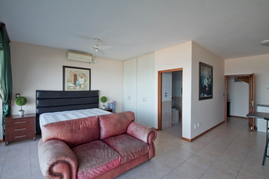 7 Bedroom Property for Sale in Outeniqua Strand Western Cape